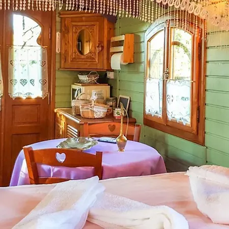 Cosy A Avec Piscine Partagee, 15m² Prázdninový dům Bussac-Foret